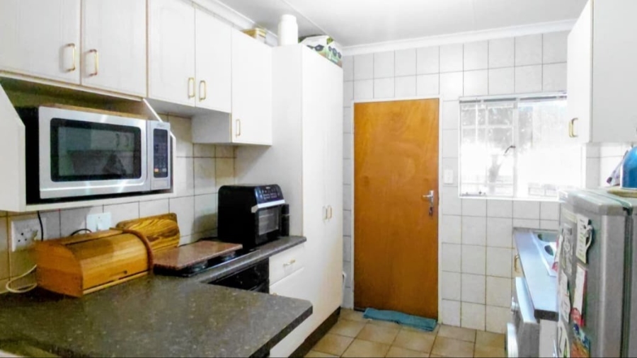 3 Bedroom Property for Sale in Safari Gardens North West
